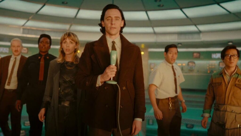 Marvel'in son dönemlerde yaptığı açık ara en iyi işlerden birisi olan Loki dizisi, nihayet ikinci sezona kavuştu. Loki ve Mobius ikilisinin başından geçecek maceraları ve Kang'in Marvel evreninde nasıl ana kötü olmaya motive olacağını göreceğimiz sezona henüz başlamadıysanız size anlatacaklarımız var! İşte Loki 2. Sezon öncesi bilmeniz gereken bazı detaylar;