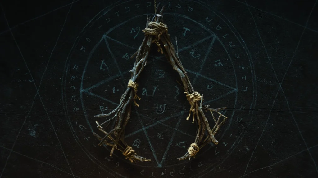 Assassin's Creed Hexe'nin Hikâyesi Hakkında Yeni İddialar Paylaşıldı ve Evet, Alıştığımız Şekilde Devam Edecek Assassin's Creed Hexe için yayınlanan fragmandan bir görüntü. Meşhur logonun yeni oyunda nasıl ele alındığını gösteriyor.