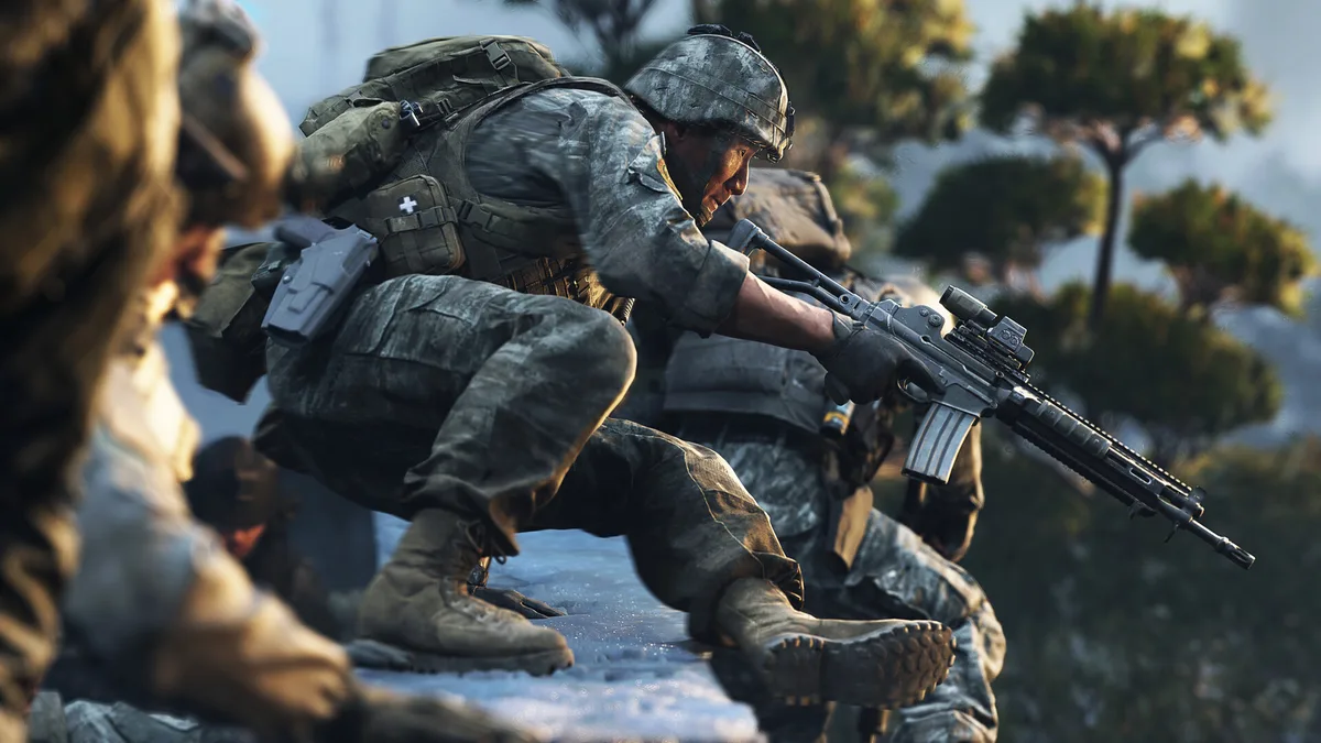 Call of Duty: Modern Warfare 4 karlı arazide askerler